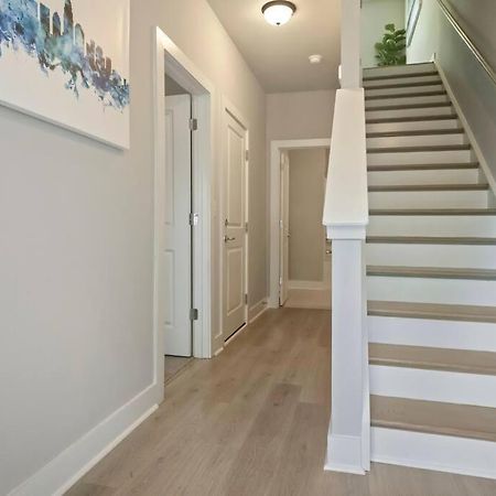 Brand New Build 10 Min- Uptown Villa Charlotte Kültér fotó