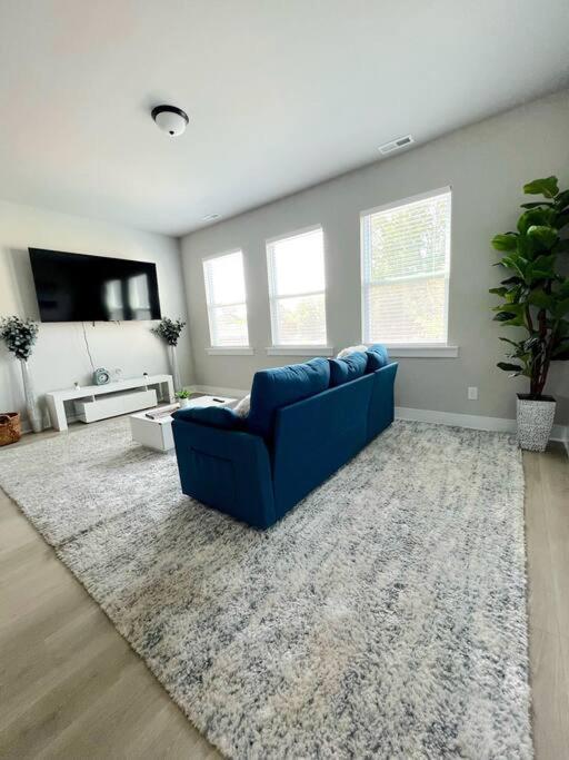 Brand New Build 10 Min- Uptown Villa Charlotte Kültér fotó
