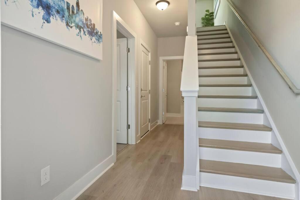 Brand New Build 10 Min- Uptown Villa Charlotte Kültér fotó