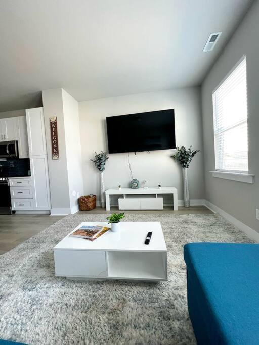 Brand New Build 10 Min- Uptown Villa Charlotte Kültér fotó