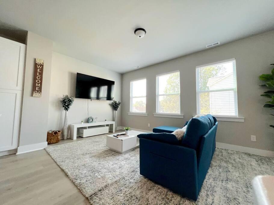 Brand New Build 10 Min- Uptown Villa Charlotte Kültér fotó
